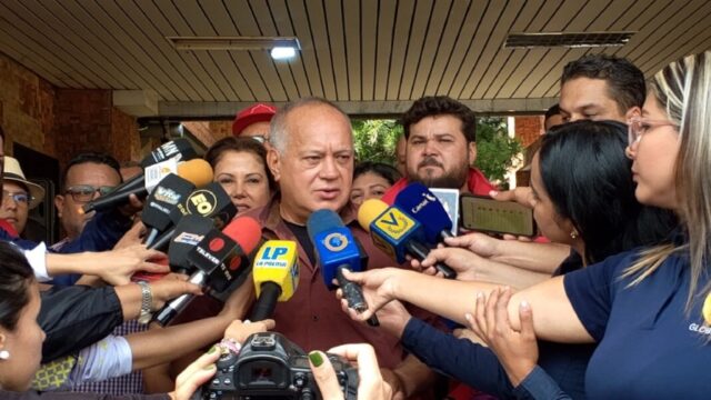 diosdado cabello participa en el